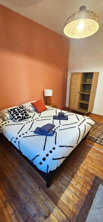 Aux Clefs Des Sacres - Le Barbatre Apartment Reims Luaran gambar